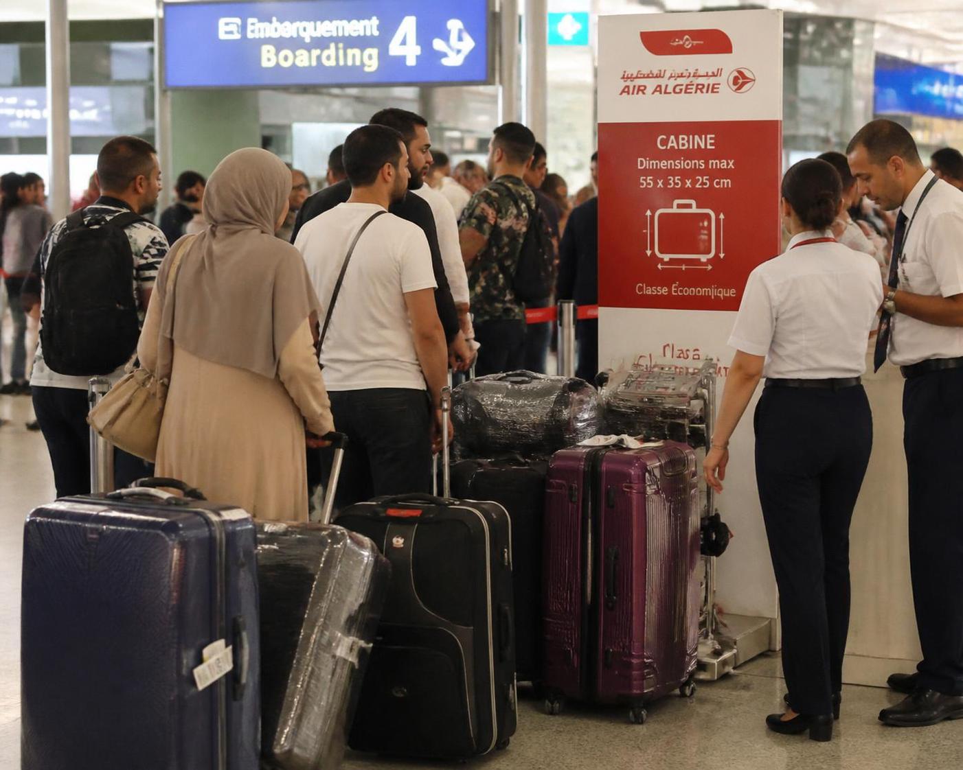 Bagage Air Algérie : mobilité internationale, diaspora et liaisons aériennes depuis les métropoles françaises 2 découvrez les services de bagages air algérie, facilitant la mobilité internationale, les voyages de la diaspora et les liaisons aériennes entre les métropoles françaises et l'algérie.