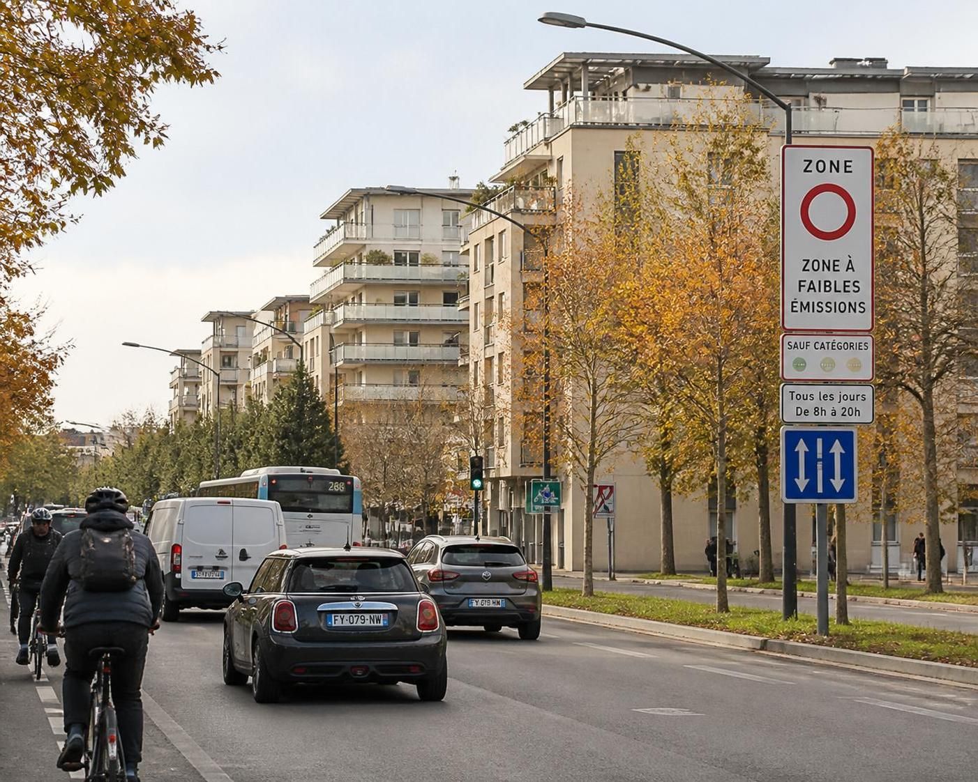 découvrez le périmètre étendu de la zone à faibles émissions (zfe) en île-de-france, couvrant l'ensemble de la région au-delà du grand paris pour une meilleure qualité de l'air.