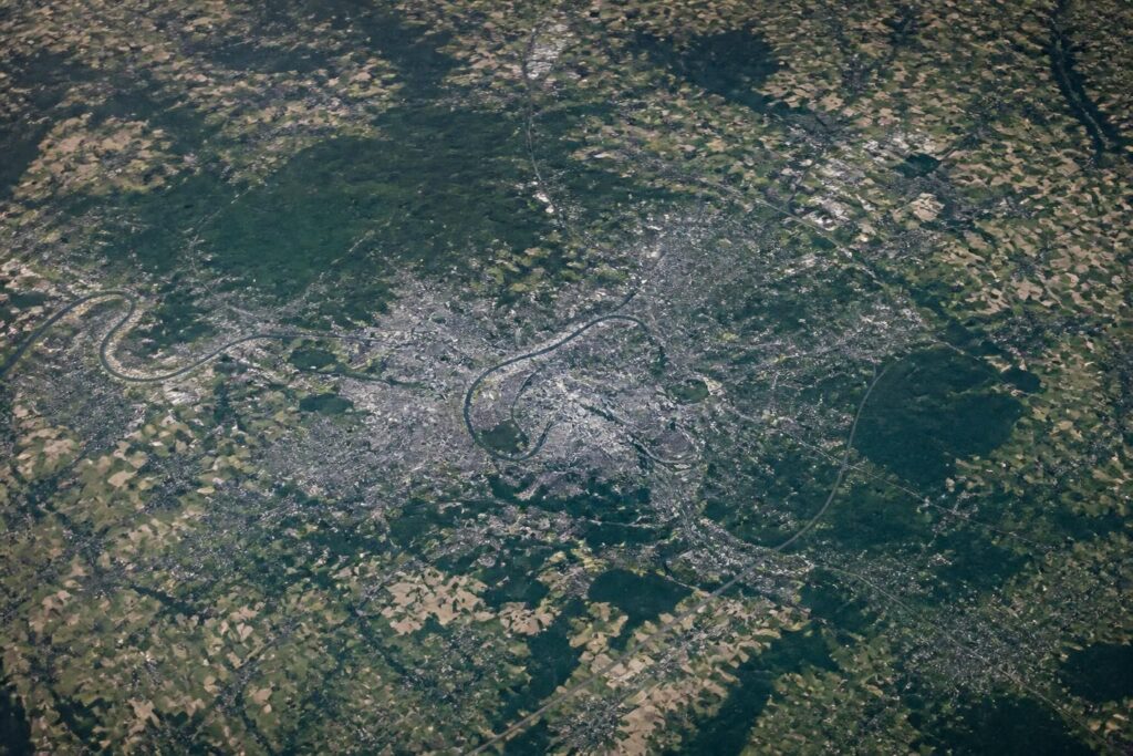 découvrez le périmètre régional de la zfe en île-de-france, étendu au-delà du grand paris pour améliorer la qualité de l'air et réduire la pollution.