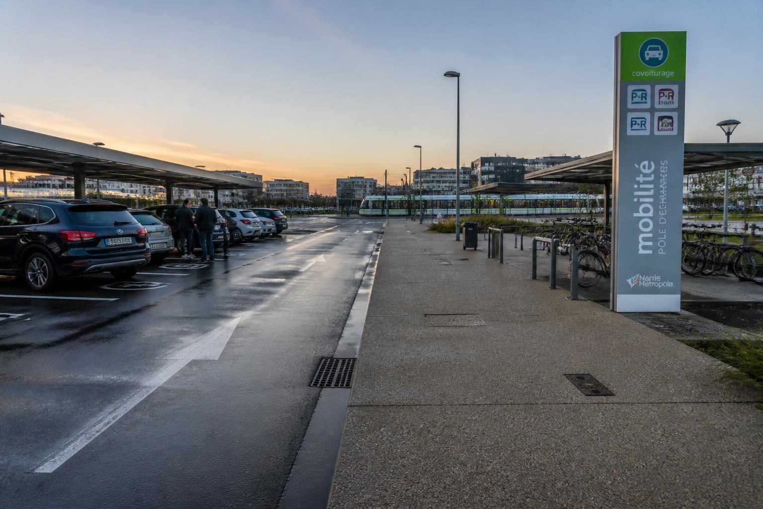 Covoiturage : définition, principes et règles en métropole 2 découvrez la définition, les principes essentiels et les règles à suivre pour pratiquer le covoiturage en métropole de manière sûre et efficace.